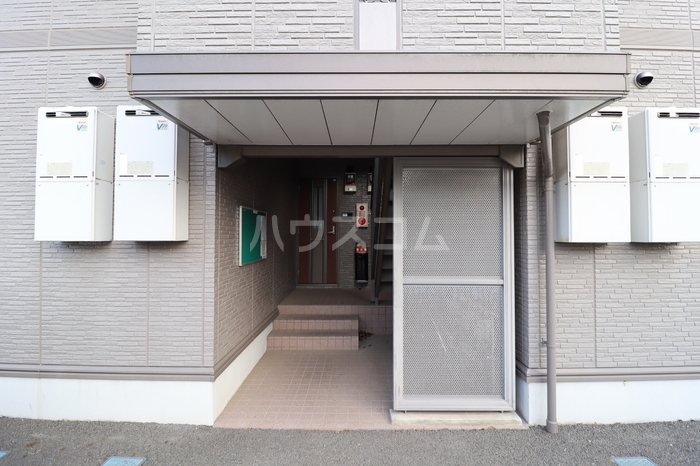 19/30 エントランス