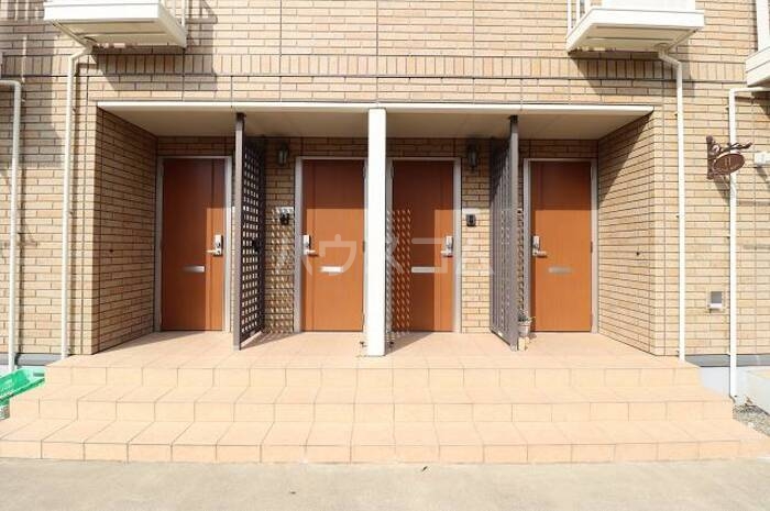 13/17 エントランス