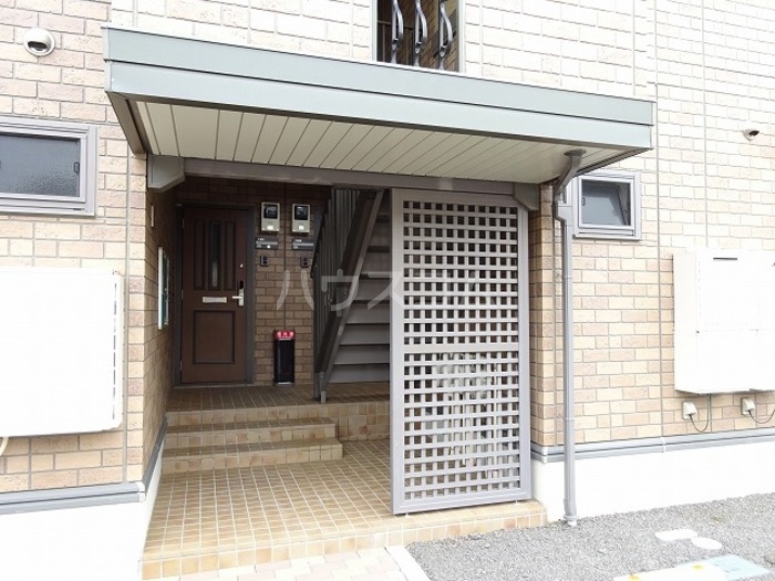 16/27 エントランス