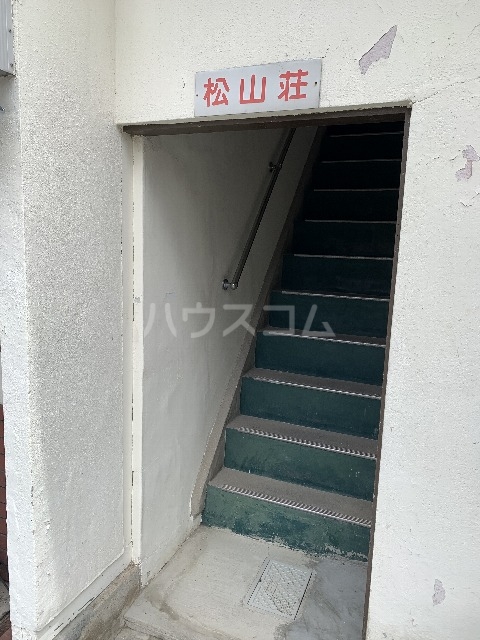 22/28 エントランス