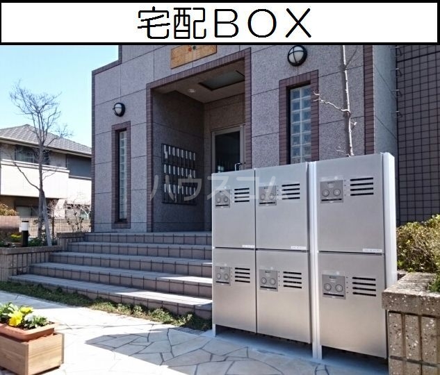 15/21 エントランス