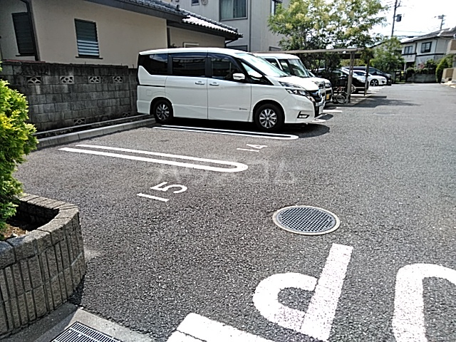 19/28 駐車場