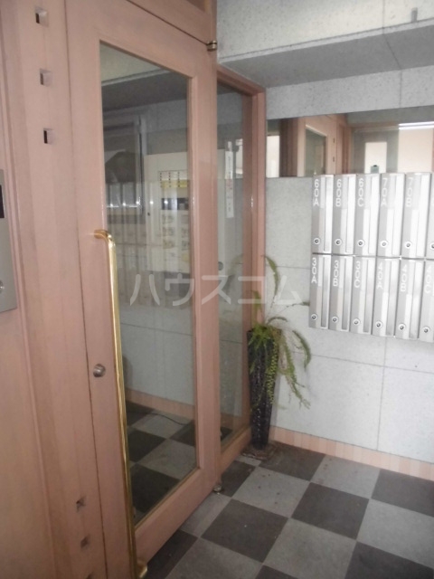 19/20 エントランス