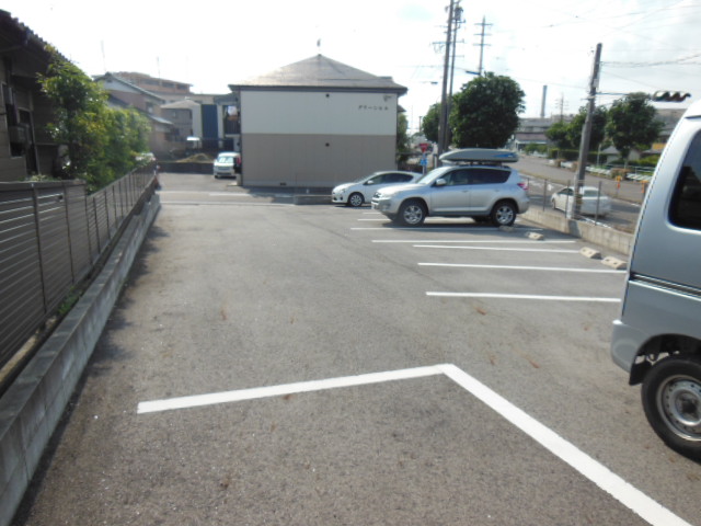 20/30 駐車場