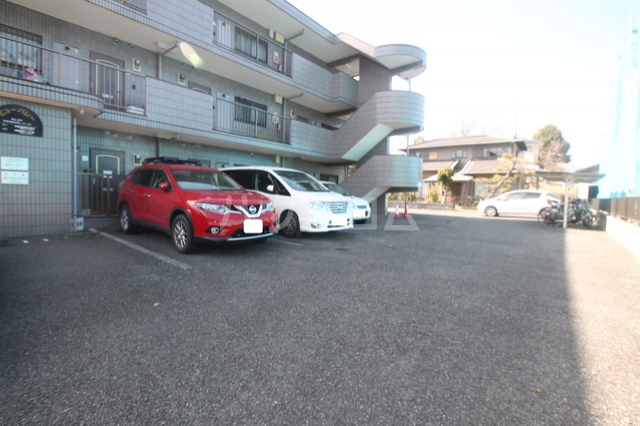 26/30 駐車場