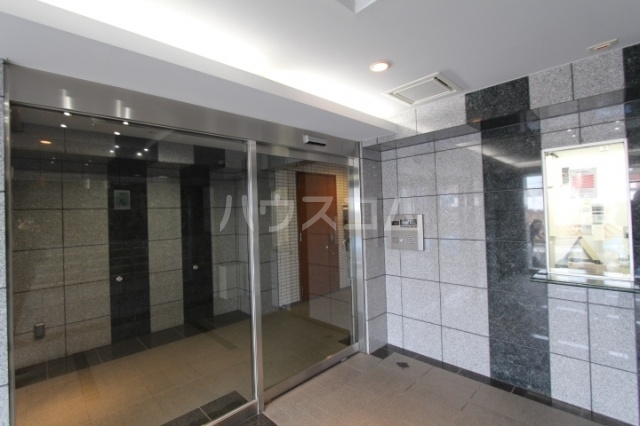 21/25 エントランス