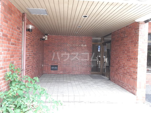 28/30 エントランス