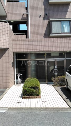 2/5 エントランス