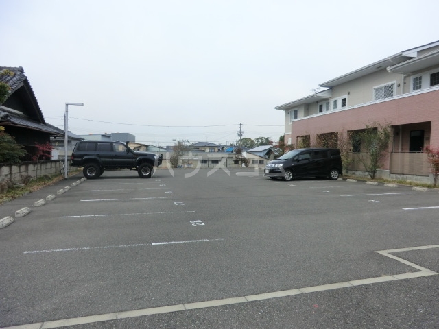 2/4 駐車場