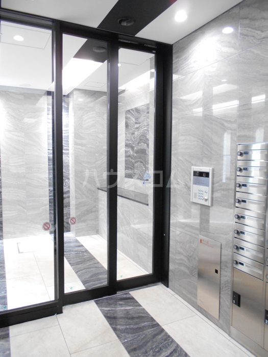 14/23 エントランス