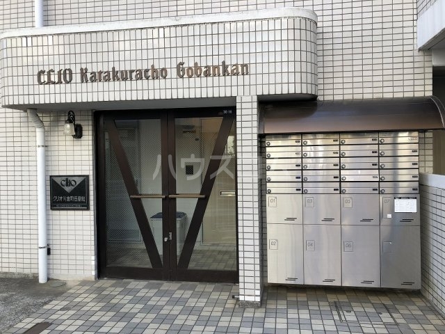 25/28 エントランス