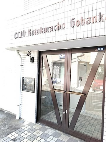 26/28 エントランス