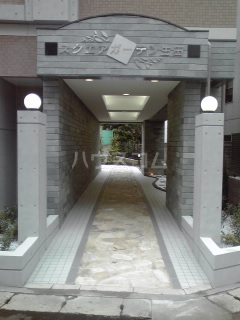 18/23 エントランス