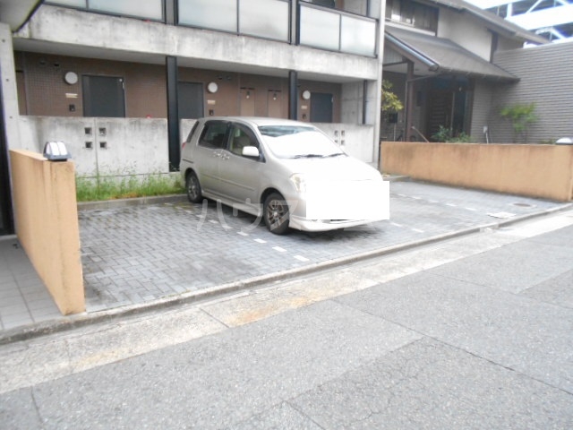 20/27 駐車場