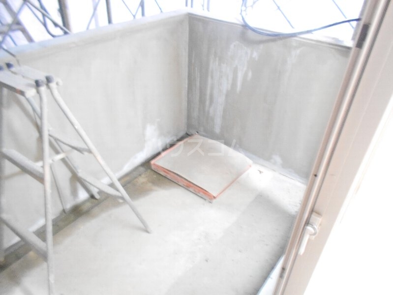 18/28 バルコニー