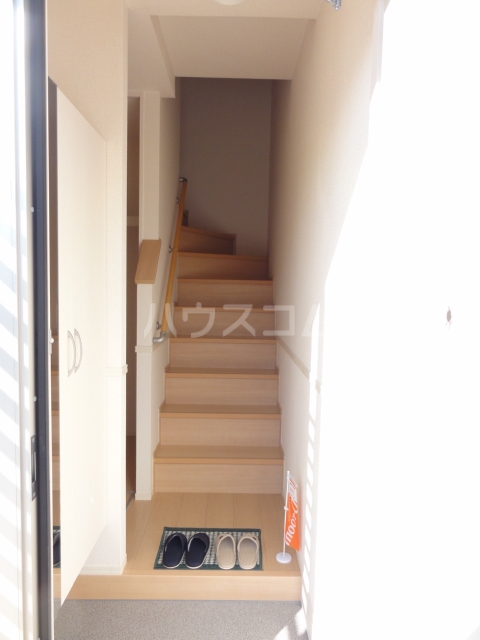 13/28 玄関