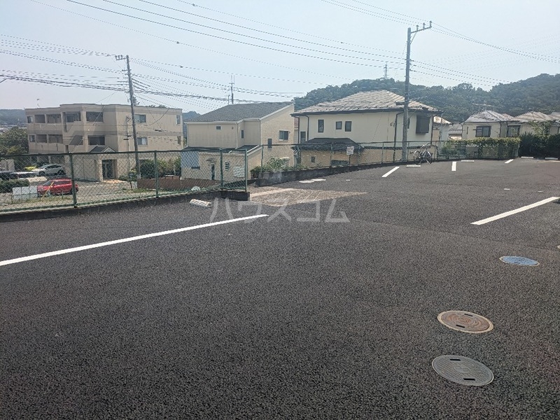 28/30 駐車場