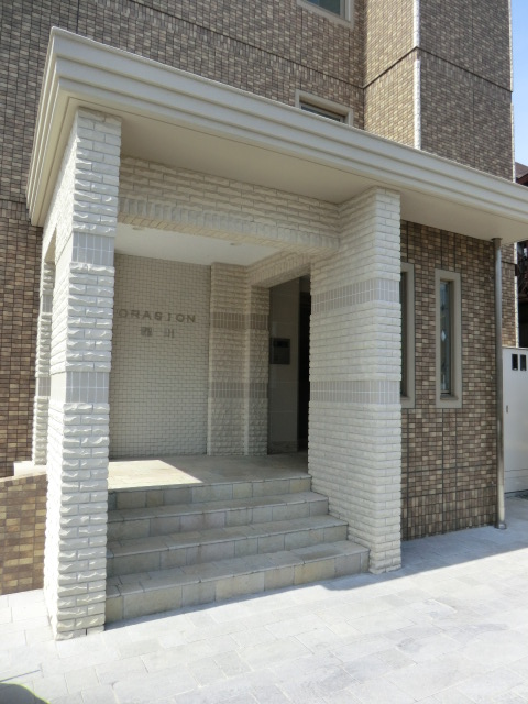 22/23 エントランス