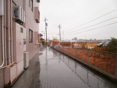 28/30 エントランス