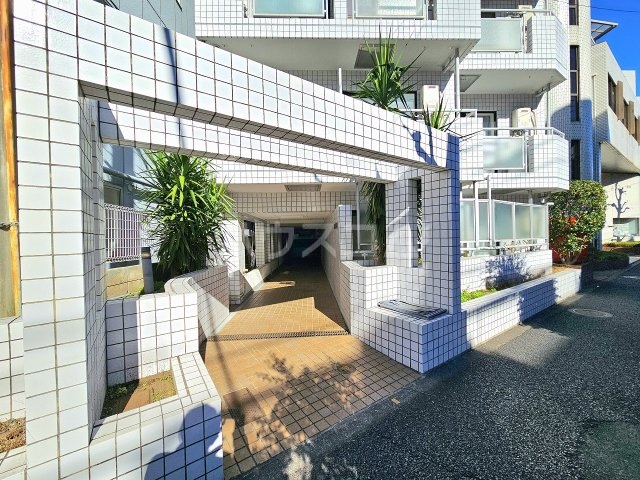 21/24 エントランス