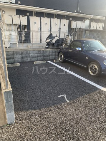 28/30 駐車場
