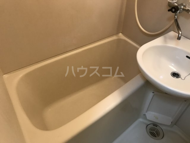 16/30 浴室