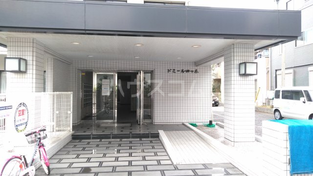 28/30 エントランス