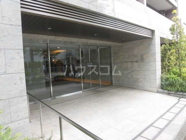 23/30 エントランス