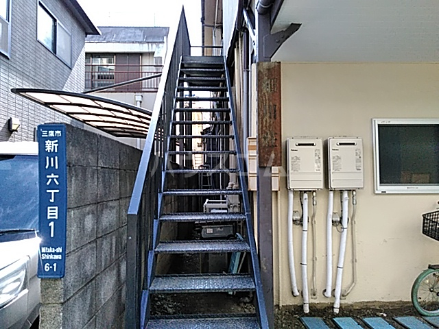 28/30 エントランス