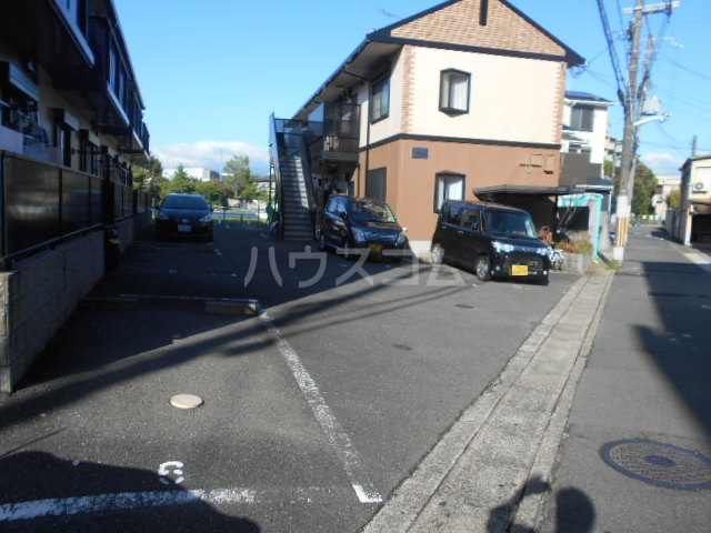 22/30 駐車場