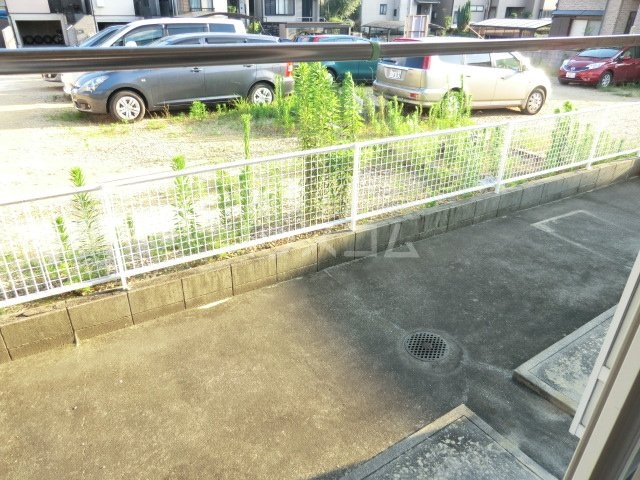 22/28 エントランス