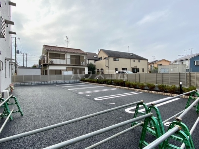19/28 駐車場