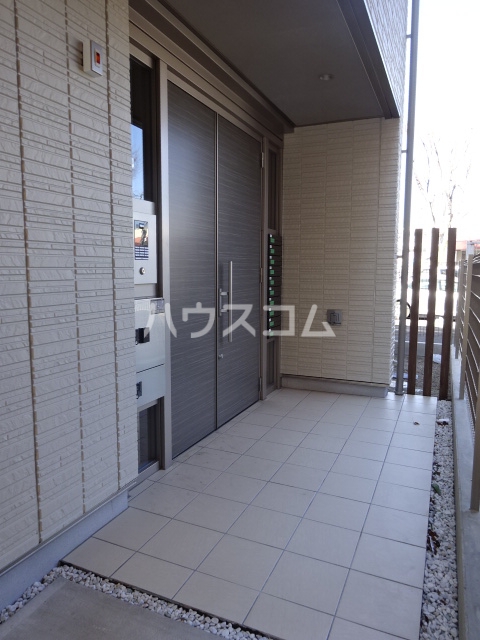 21/30 エントランス