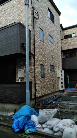 27/30 エントランス