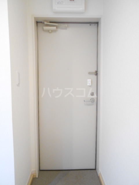 13/28 玄関