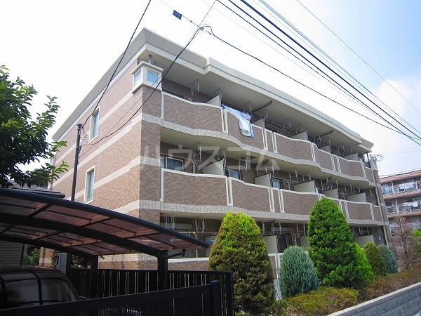 21/30 エントランス