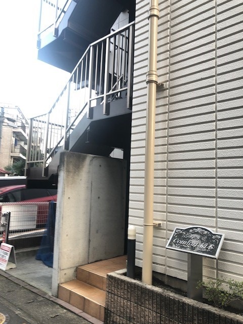 15/23 エントランス