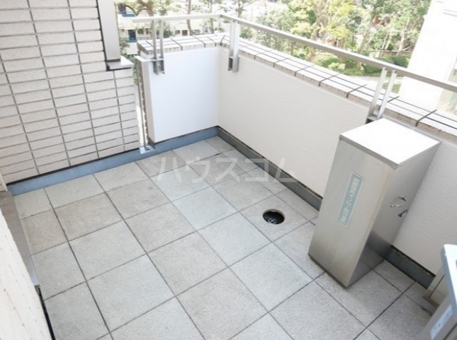 13/18 バルコニー