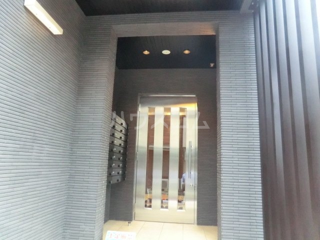 22/30 エントランス