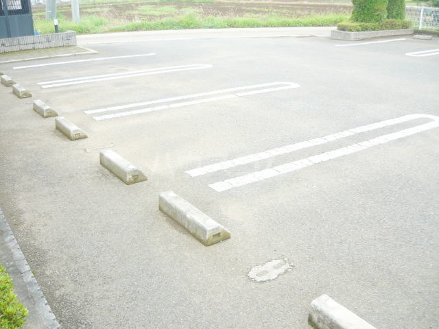 14/18 駐車場