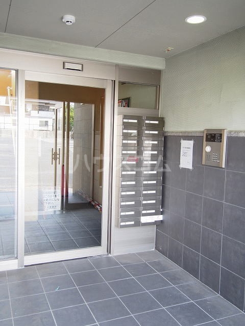 13/23 エントランス