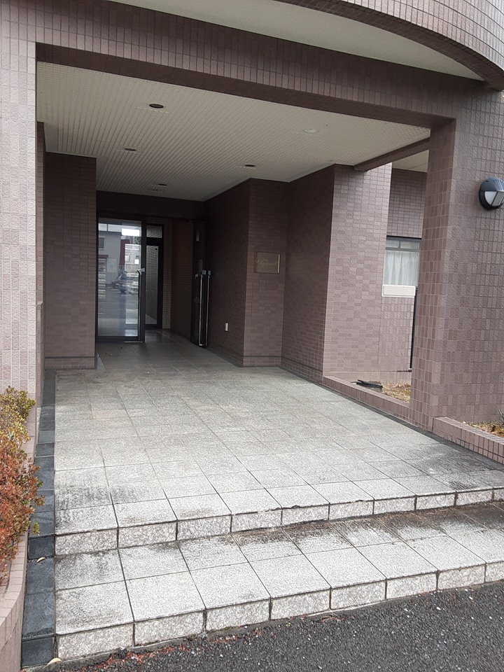 22/30 エントランス