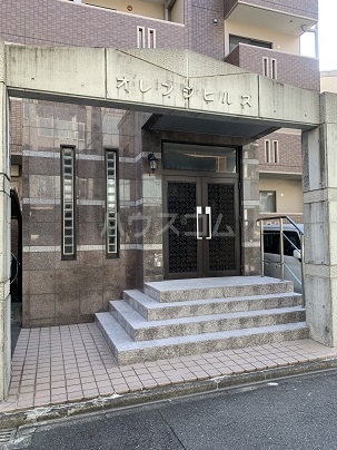 2/10 エントランス