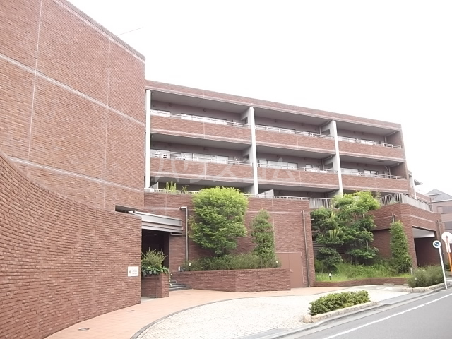 25/30 エントランス