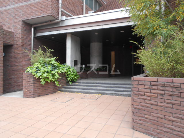 26/30 エントランス