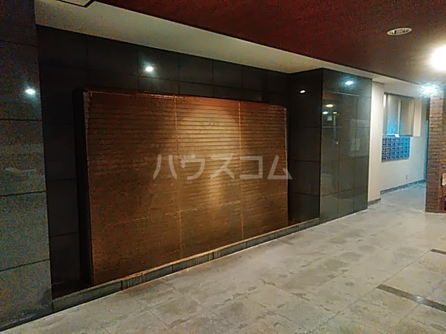 28/30 エントランス