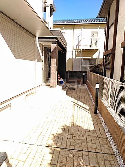 18/25 エントランス