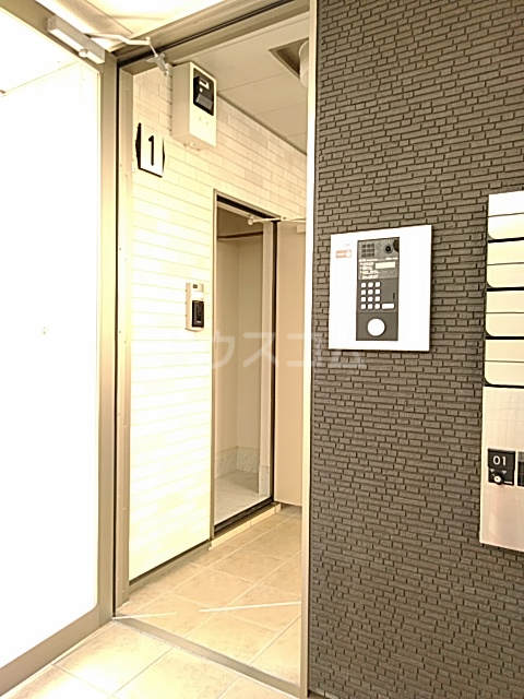 19/25 エントランス