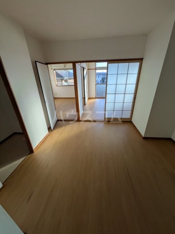 25/30 エントランス