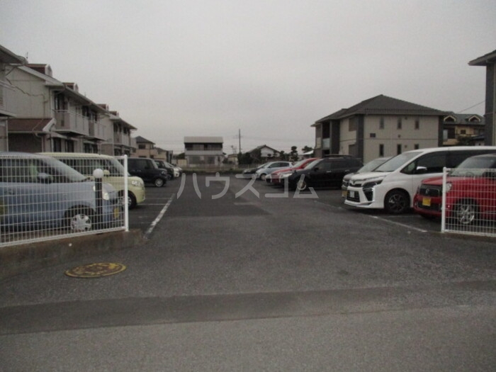 16/18 駐車場